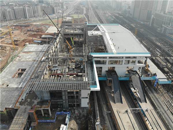 1612496379307481.jpg 东站房已高架候车厅屋面.jpg